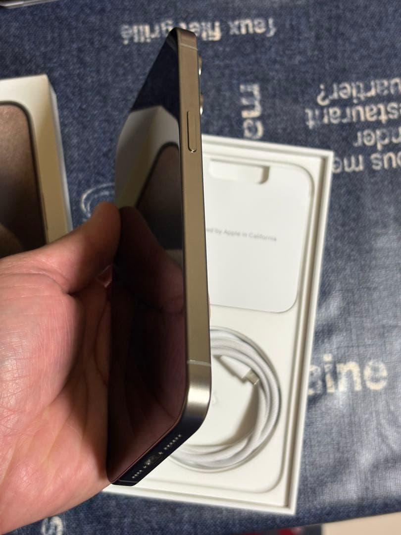 Apple iPhone 15 Pro Max 256GBシルバー 本体