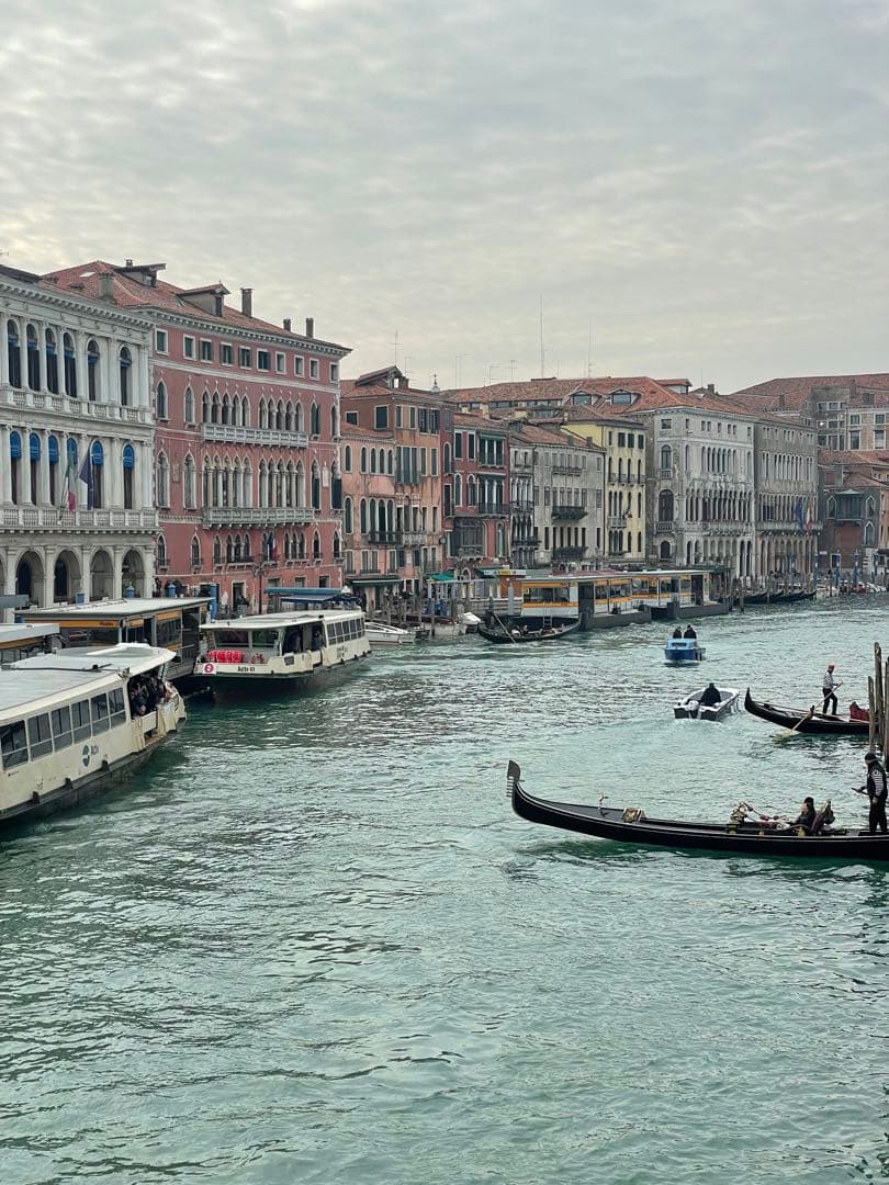 「ベネツィアの海に浮かぶゴンドラ」イタリア現地特別限定品