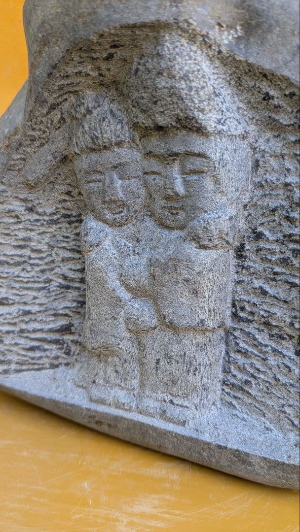 石仏、道祖神、仲良し道祖神、倉田辰彦作、日本製品、大きさは写真の中にございます。