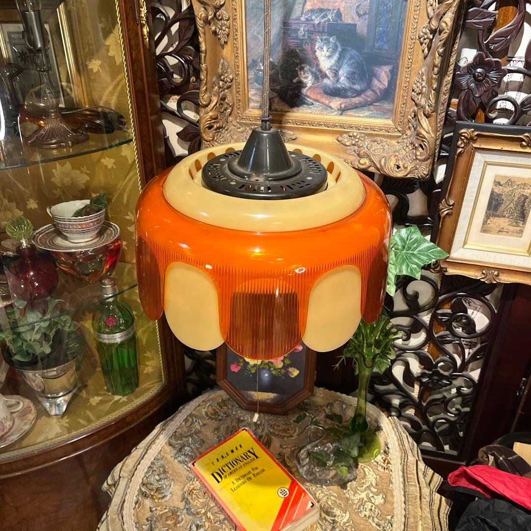 昭和レトロ　オレンジとクリーム色のペンダントライト