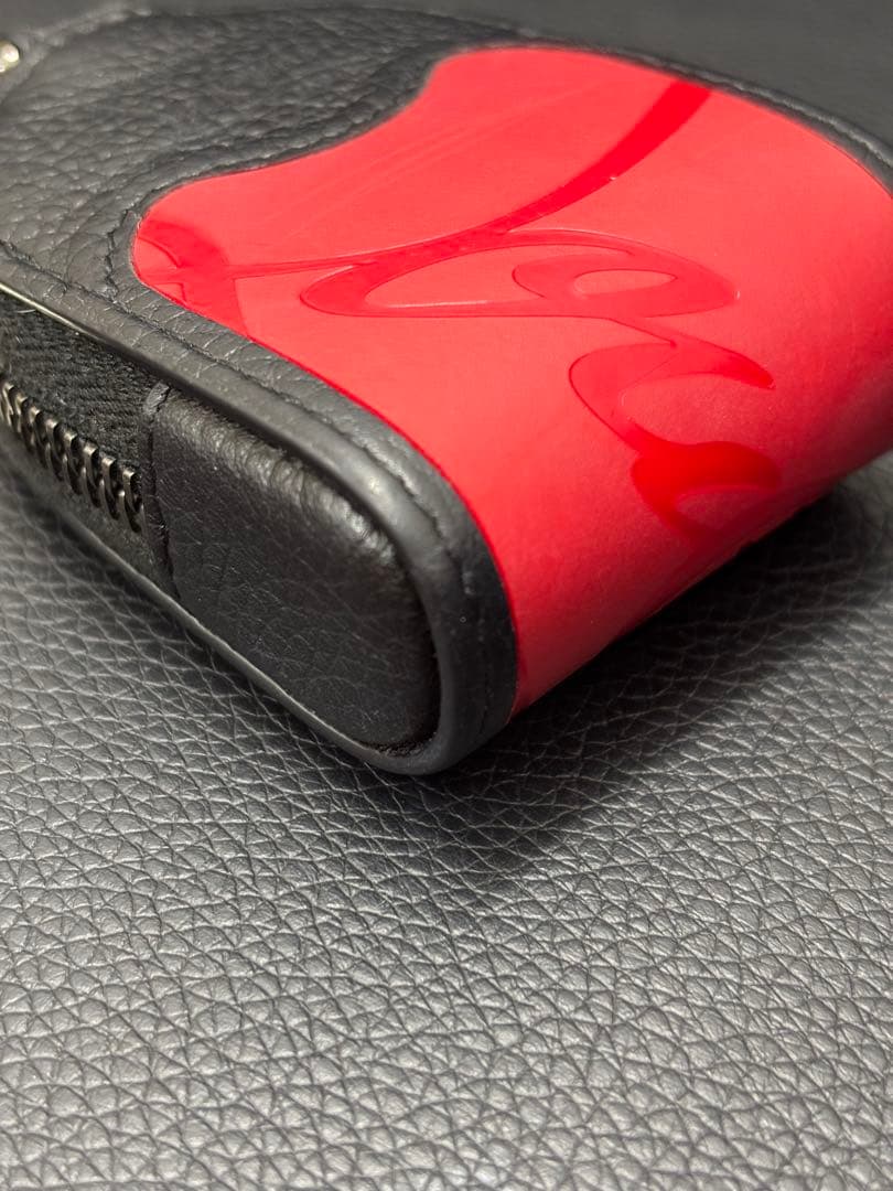 Christian Louboutin AirPodsケース 赤黒