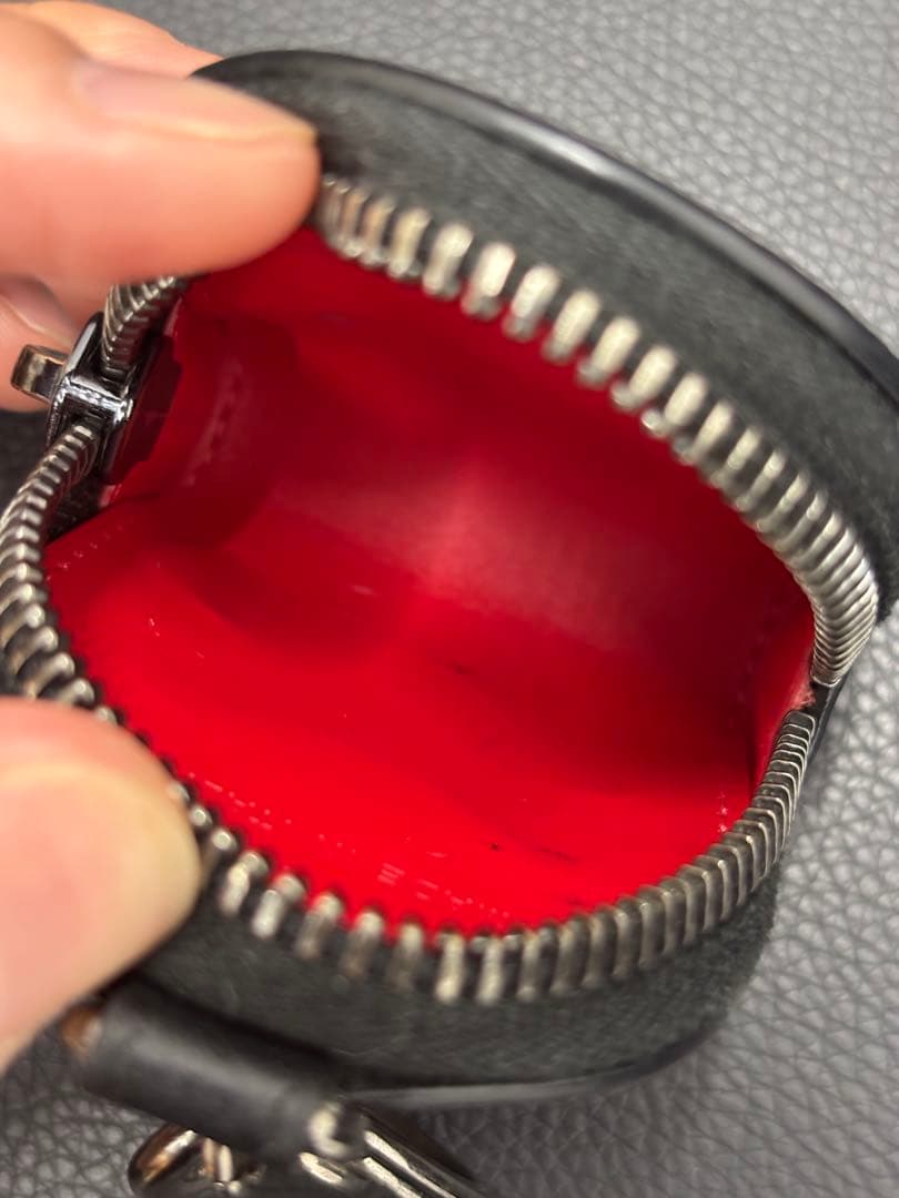 Christian Louboutin AirPodsケース 赤黒