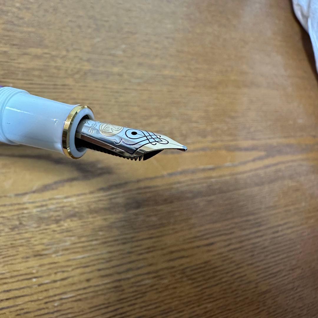 【生産限定品】ペリカンスーベレーンM600 バイオレットホワイト M