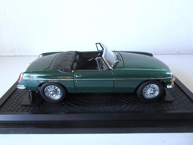 特価 京商 (1/18) MGB MK.Ⅰ