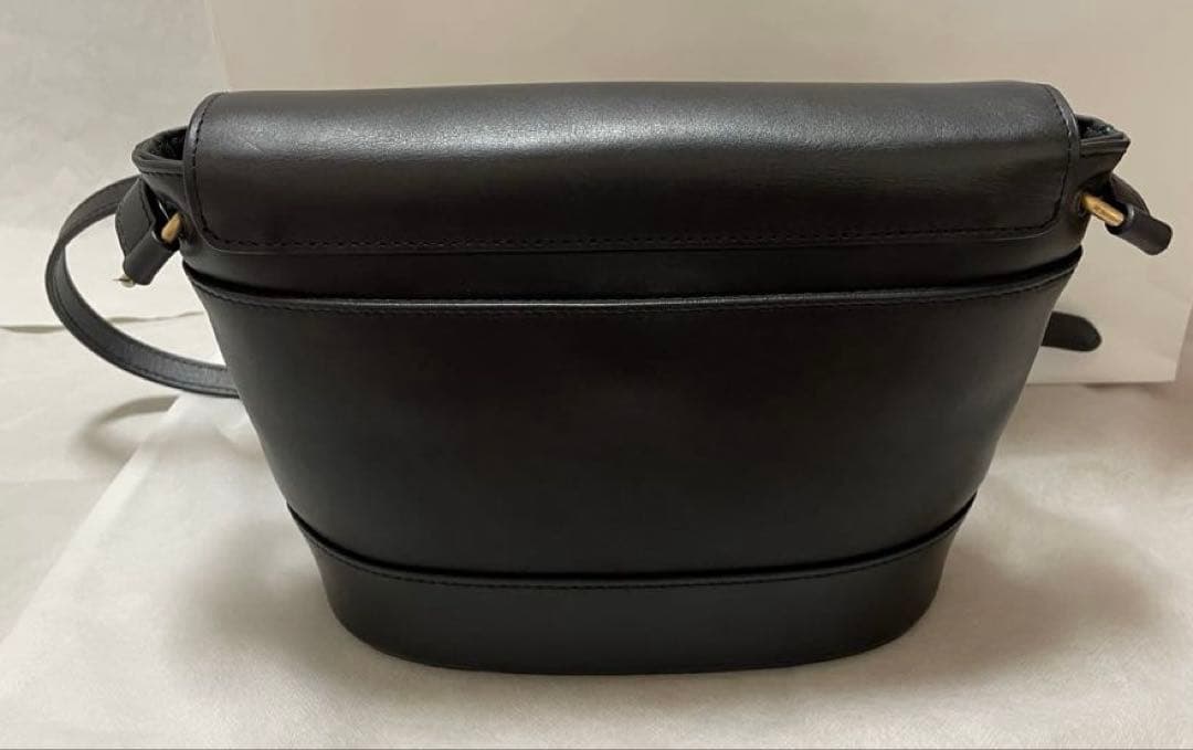 【美品】アニエスベー　ショルダーバッグ　牛革　ブラック