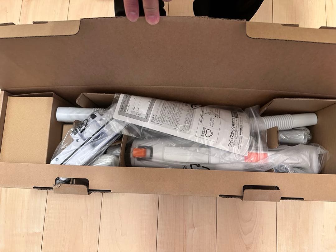 アイリス　コードレス 紙パック式 18V充電式 バッテリー付JCL18 ホワイト