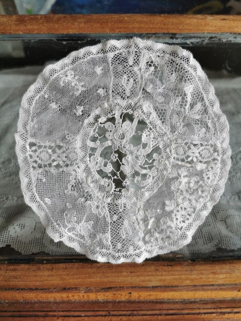 アンティークノルマンディーレースドイリー ベドフォドシャー アランソン コラリン