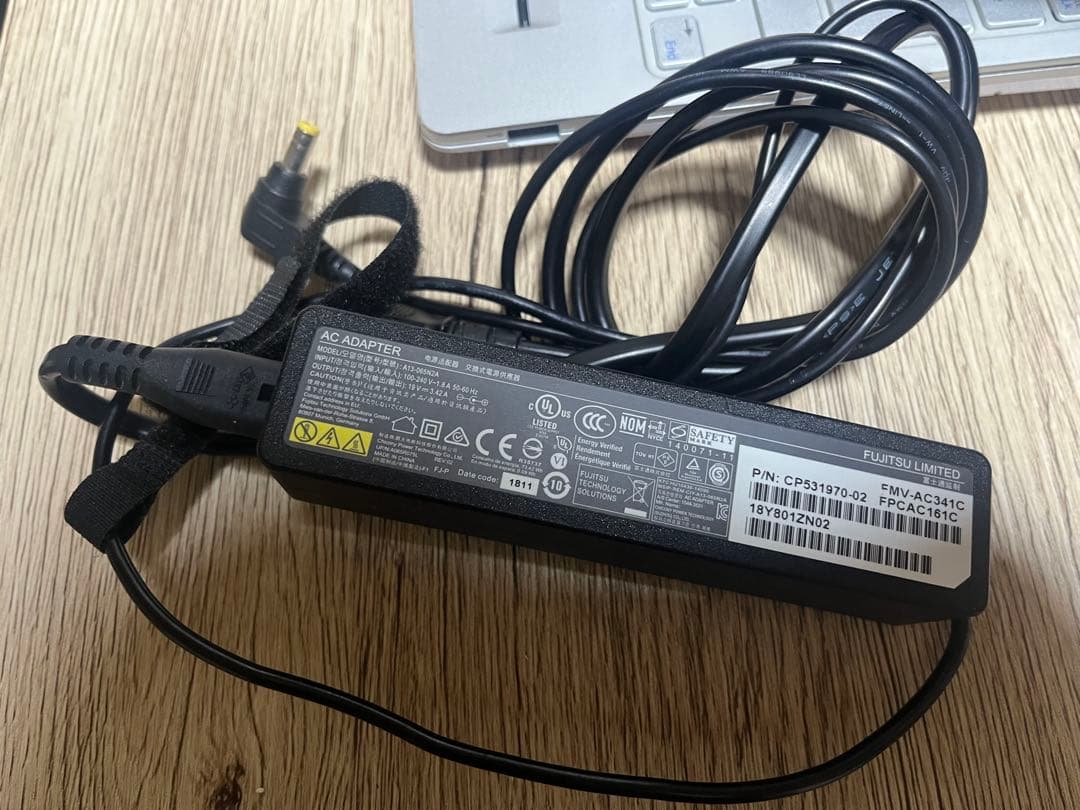 【翔歩】Fujitsu LifeBook SH90/C3 ノートパソコン