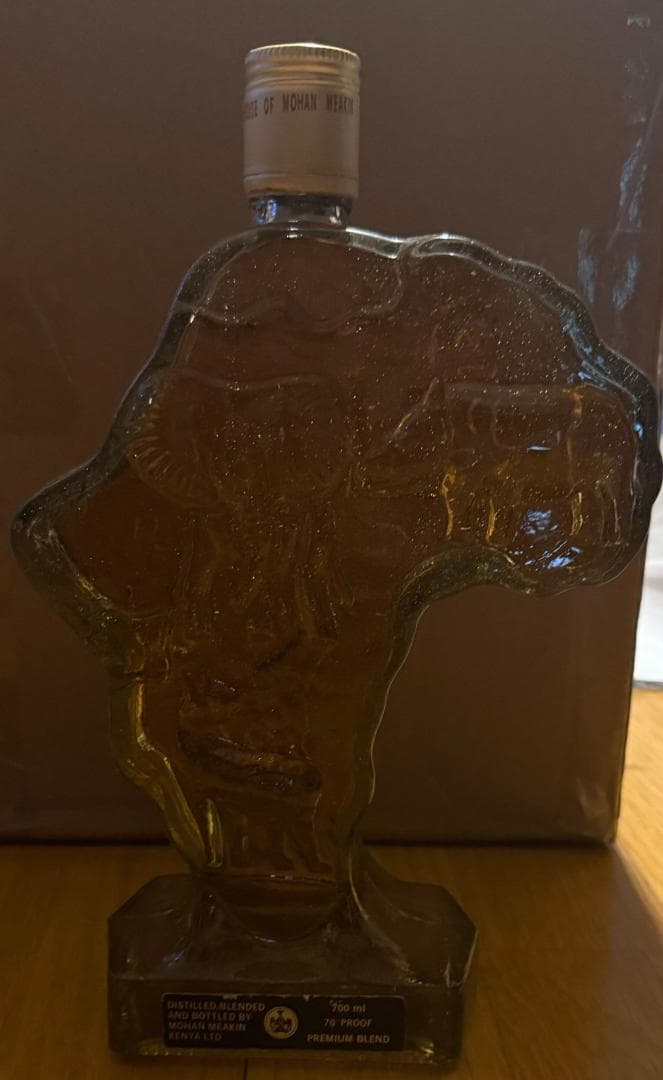 アフリカ大陸型ボトル ウイスキー Afrika Safari Whiskey