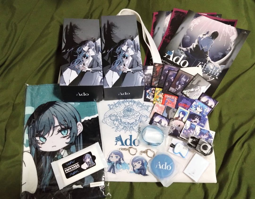 Ado モナリザの横顔 グッズ アクキ ペンライト 缶バッジ 秘密基地 たくさん