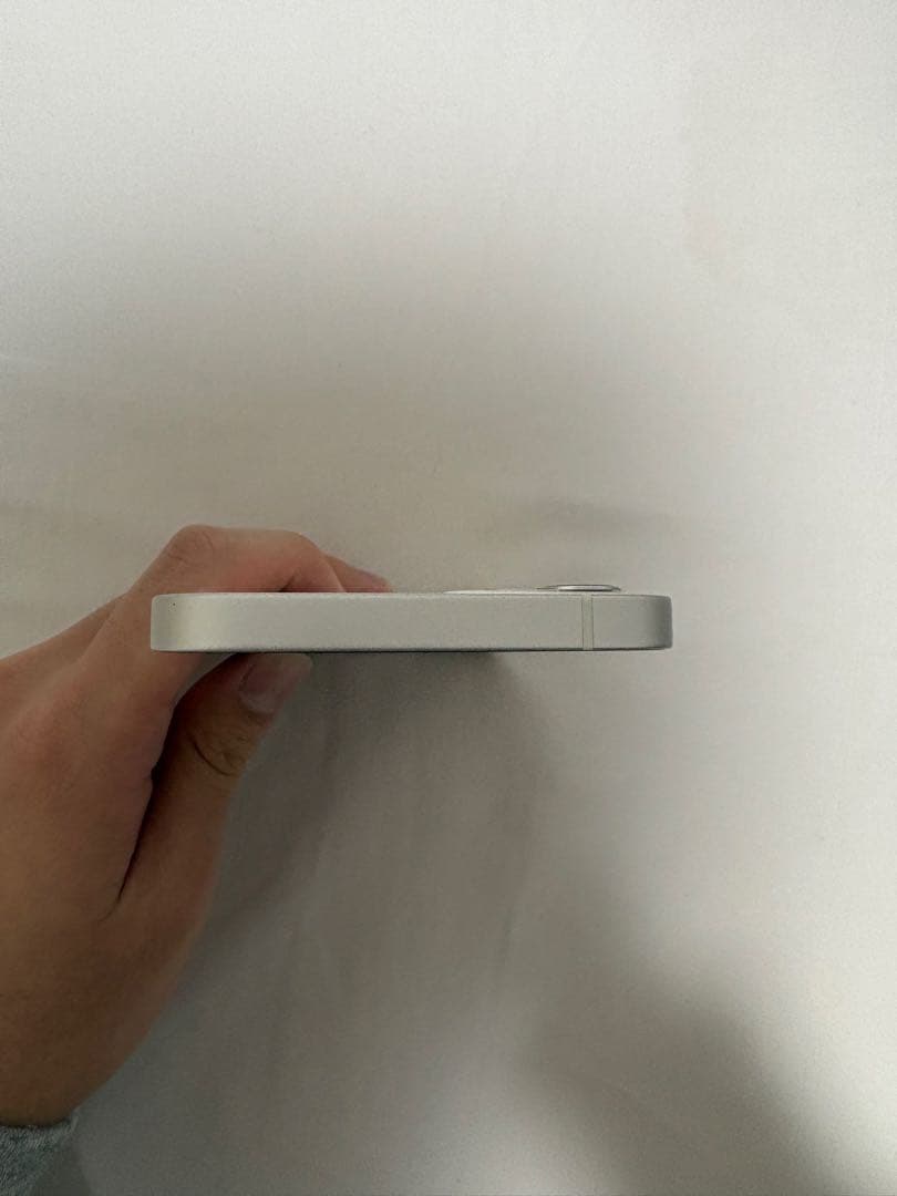 Apple iPhone 12 スターライト　本体