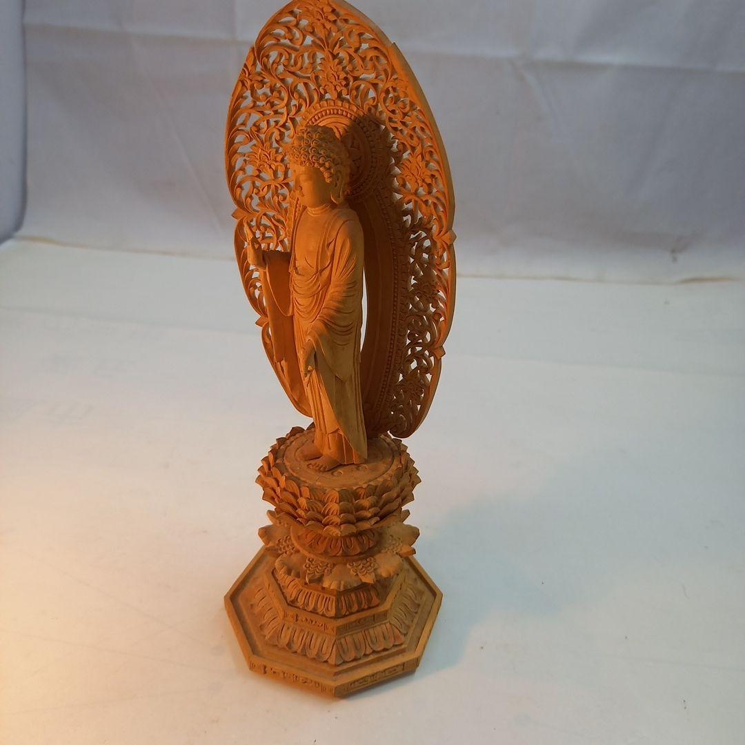 木彫の仏像　阿弥陀如来(あみだにょらい)　立像