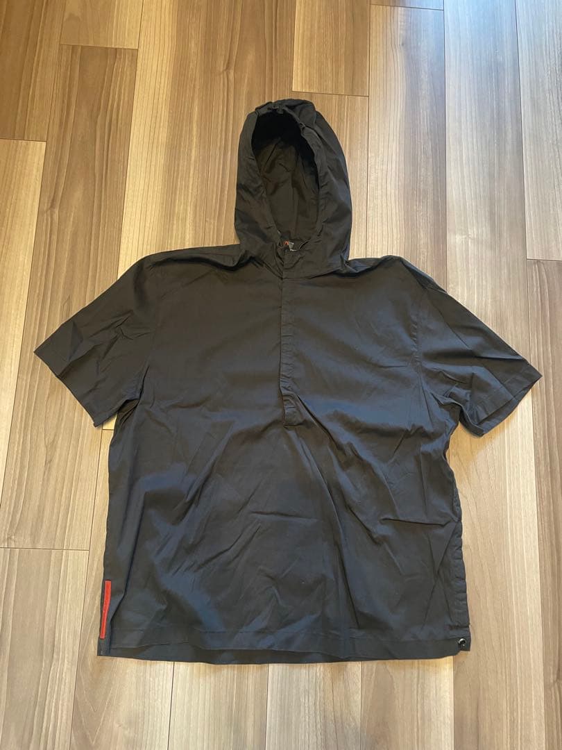 PRADAパーカー