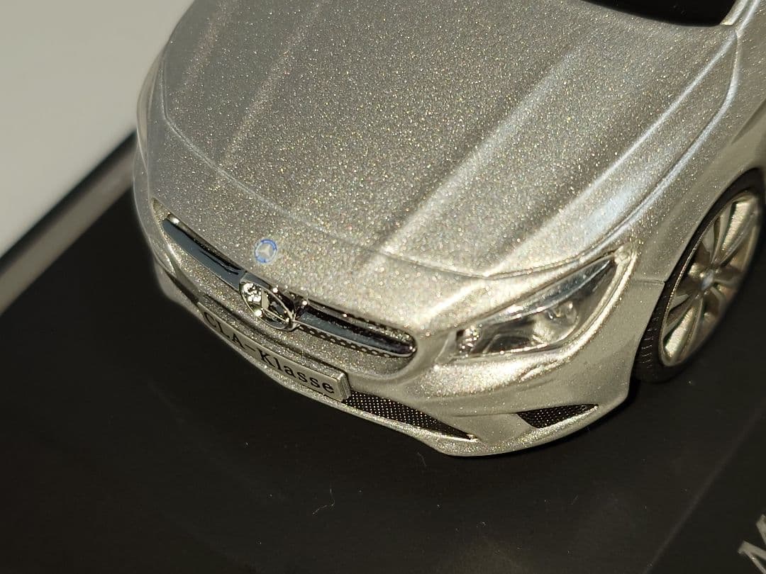 メルセデスベンツ CLAシューティングブレーク 1/43 ミニカー シルバー