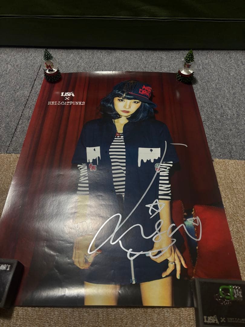【非売品・貴重】LISA x HELLCATPUNKS サイン入りポスター②