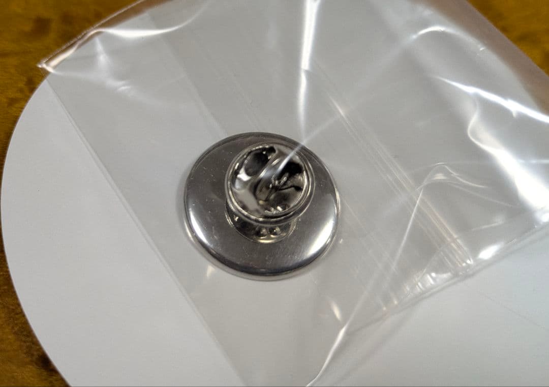 万博　スタッフ　ピンバッジ　ミャクミャク　コミャク