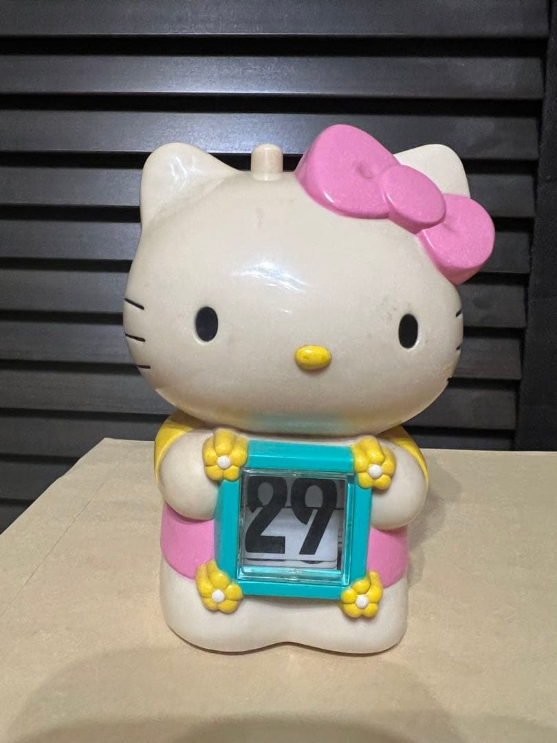 サンリオ ハローキティ パタパタカレンダー プッシュタイプ