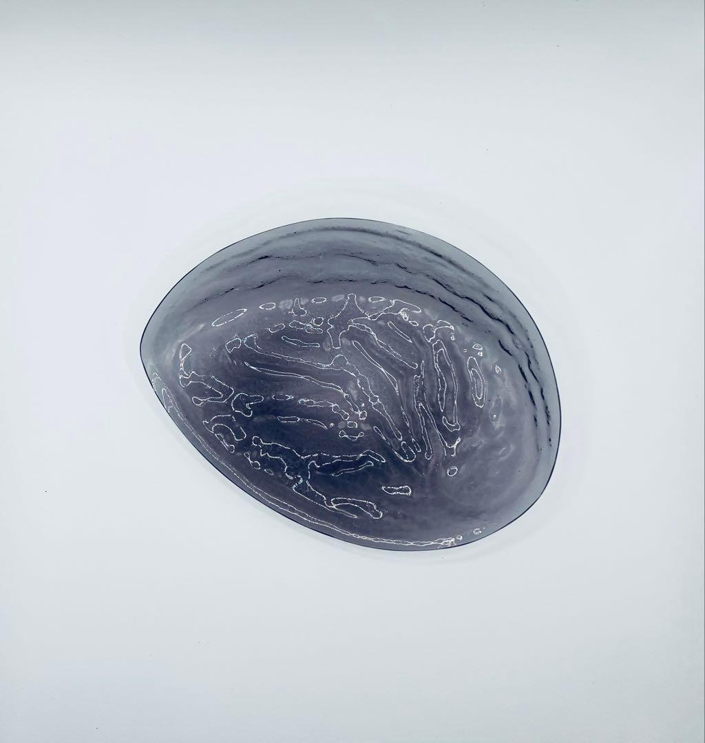 江戸ガラス　型吹きガラスあわび型皿　紫　ギヤマン　びいどろ　アンティーク和ガラス