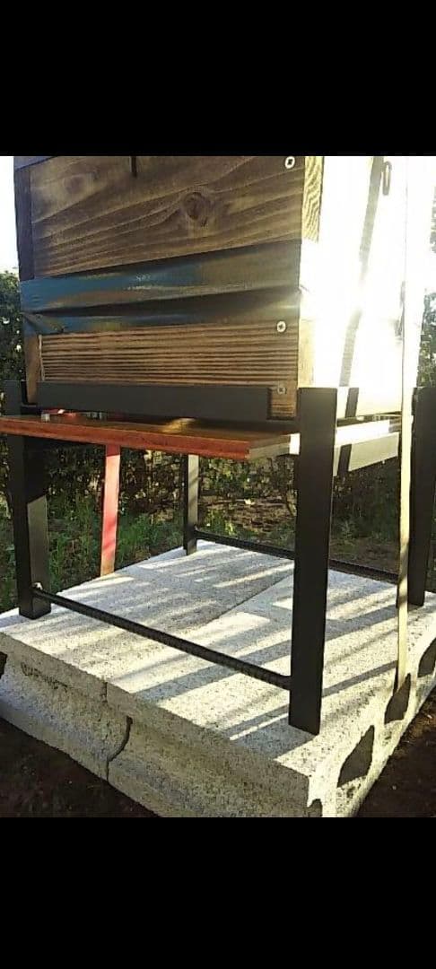 重箱式巣箱台　２台　３００ミリ用　ニホンミツバチ　鉄製台