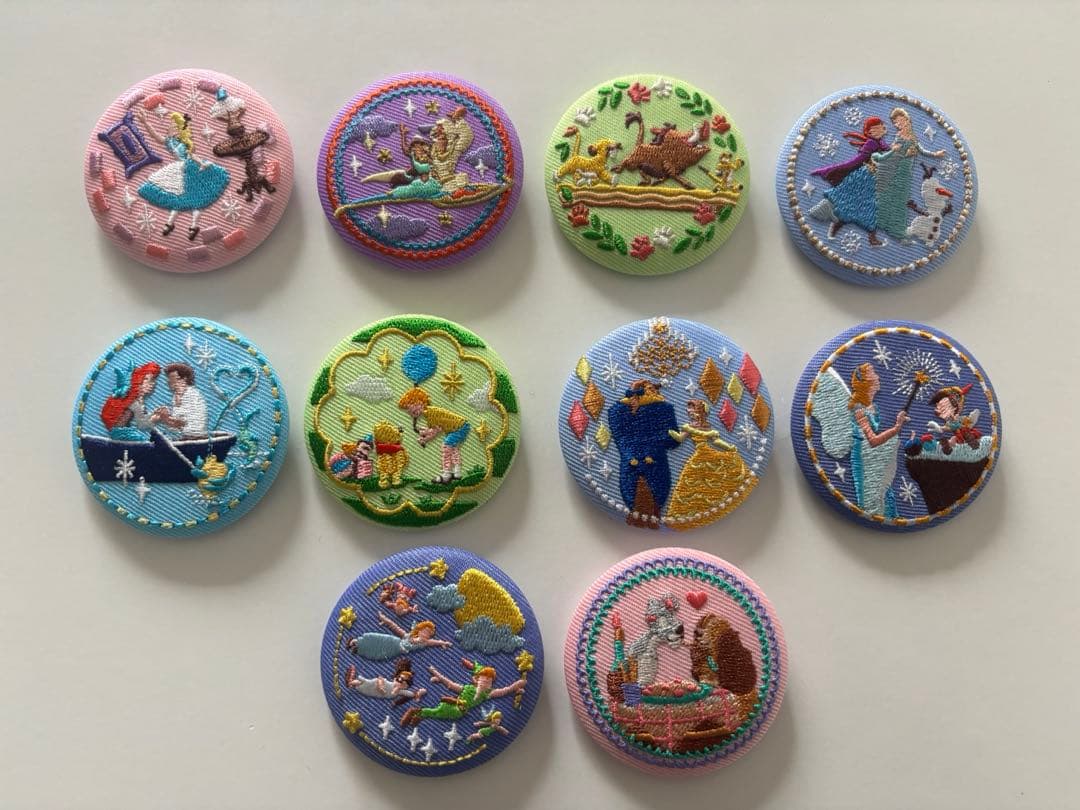 ディズニー　刺繍缶バッジ　ビスケットなし　10種