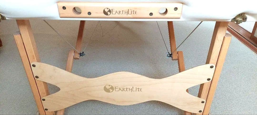 マッサージ、リラクゼーション整体用ベッド　アースライト