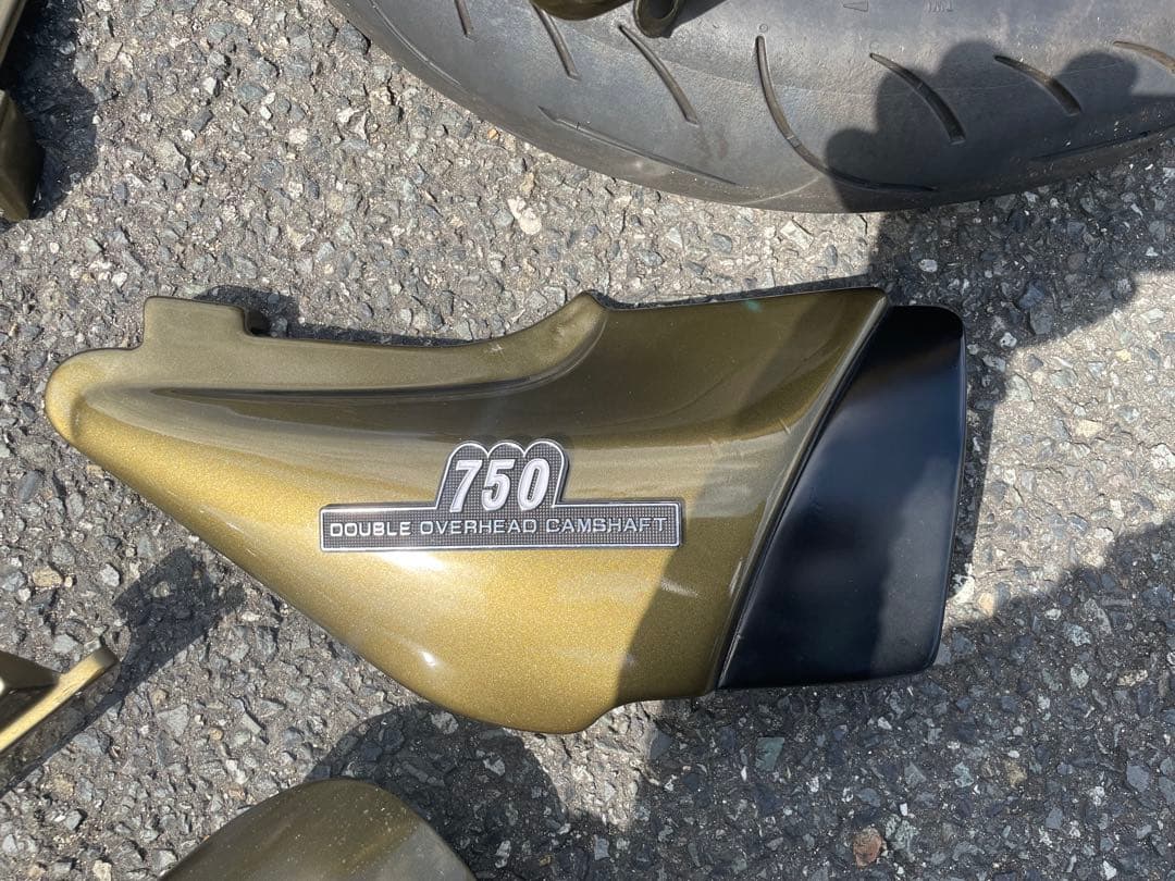 最終値下げ　ゼファー750 タイガー　外装