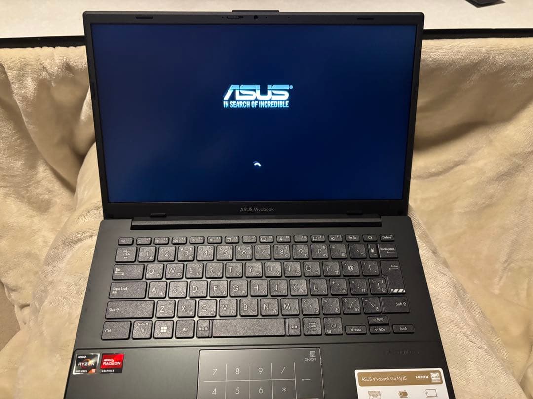 ASUS Vivobook E1404F ノートPC