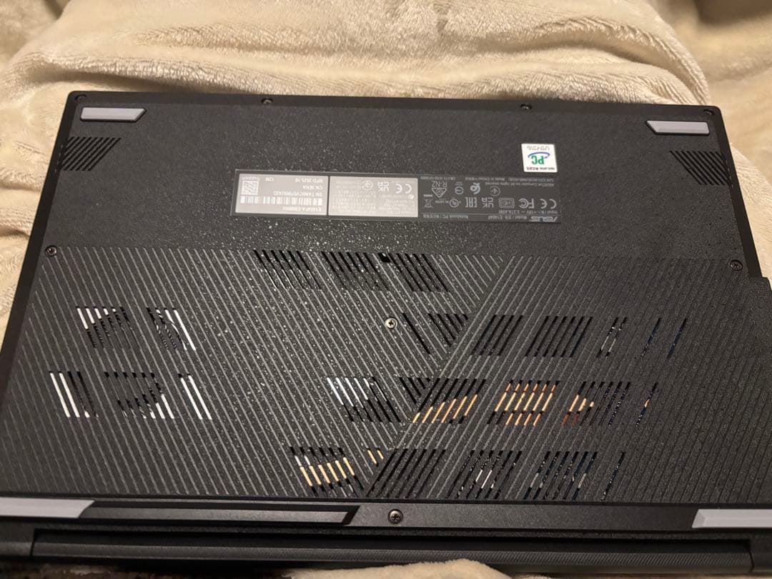 ASUS Vivobook E1404F ノートPC