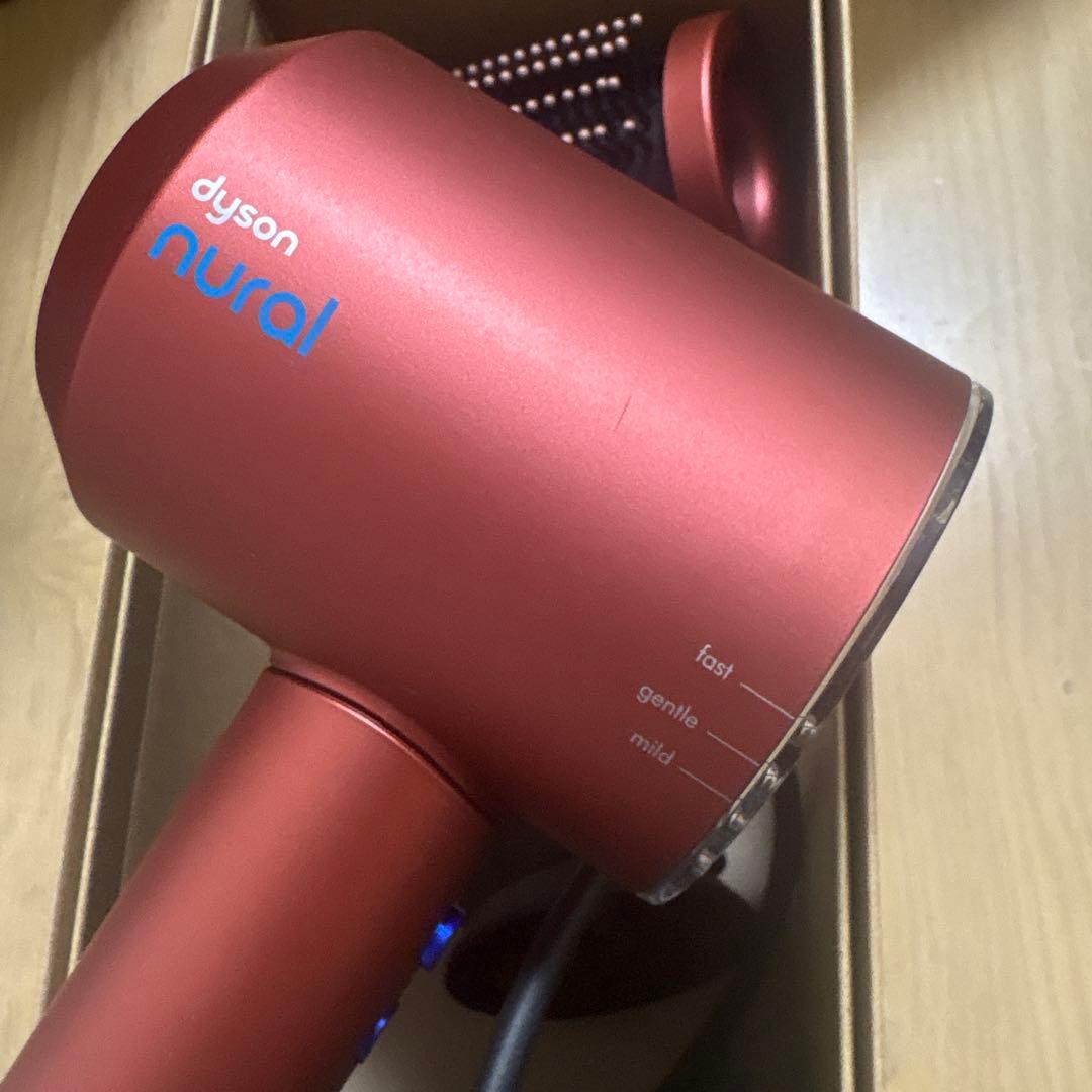 【早い者勝ち】ダイソンヘアドライヤー