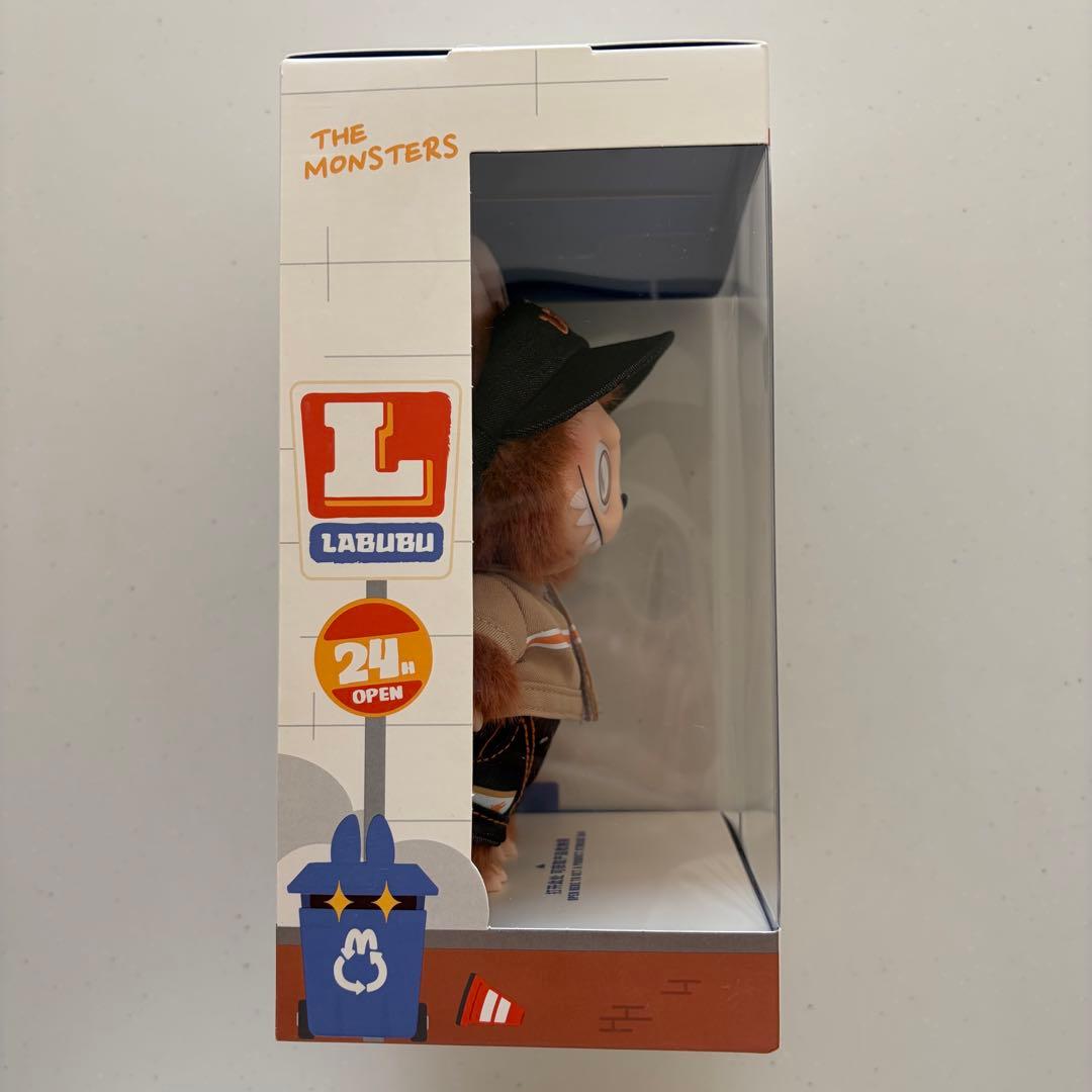 POPMART Labubu ラブブ　タイ限定　店員