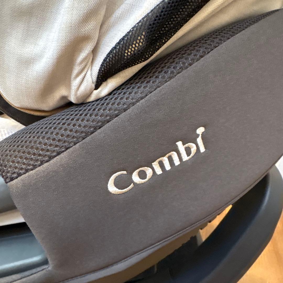 チャイルドシート　Combiコンビ　THE S ザエス　ZB-690