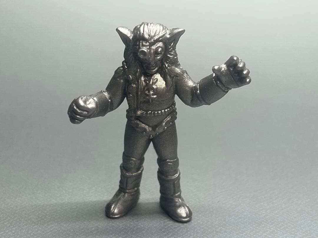 怪獣消しゴム　改造マグマ星人　シルバー色　ウルトラマン　消しゴム