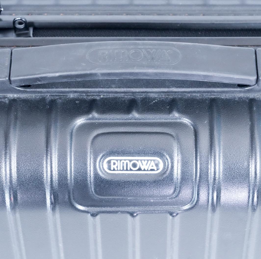 リモワ サルサ 32L 4輪 TSAロック 機内持ち込み マットブラック良品✨️