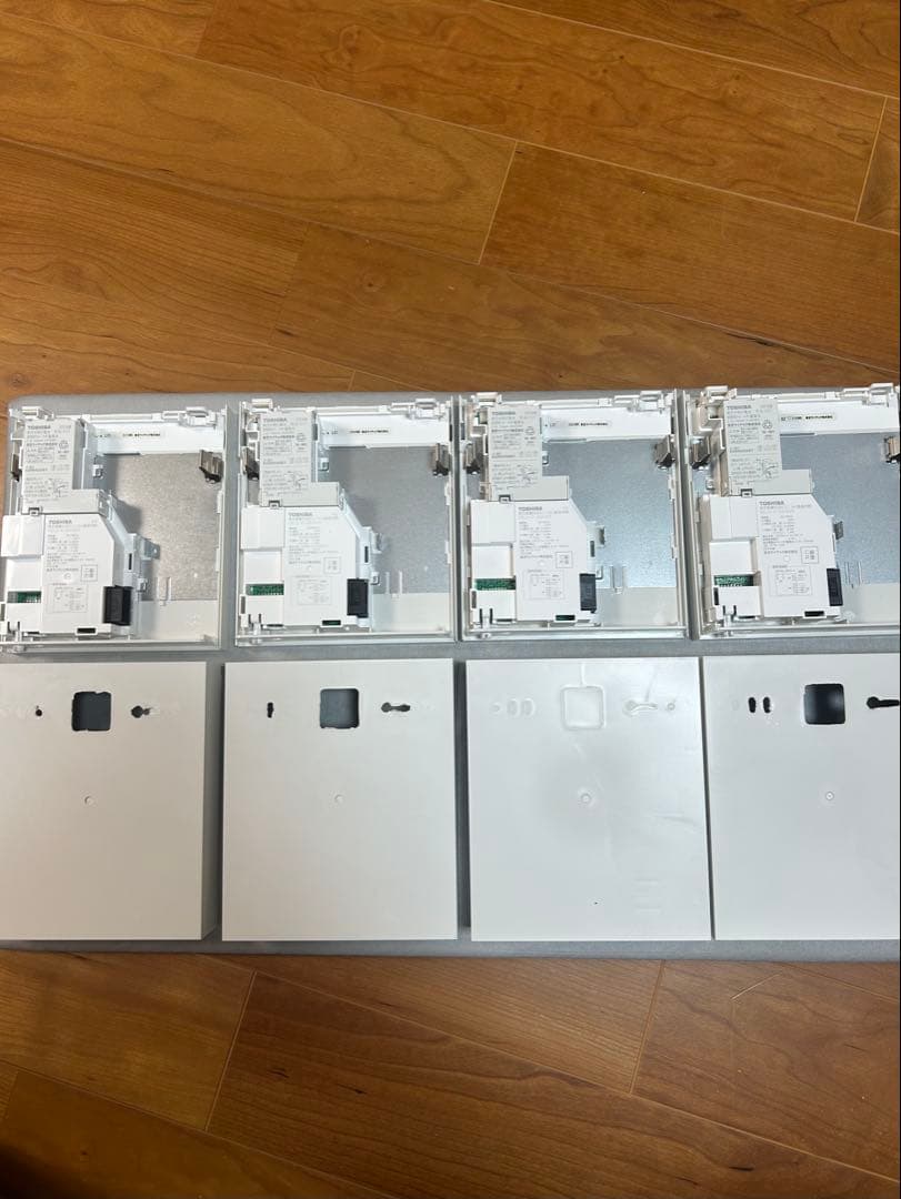 TOSHIBA 非常口、避難口誘導灯　C級片面FBK-10701-LS17 防災