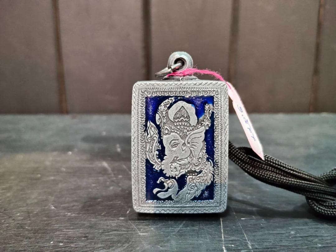 タイのお守り　プラクルアン　ワット・バーンライ