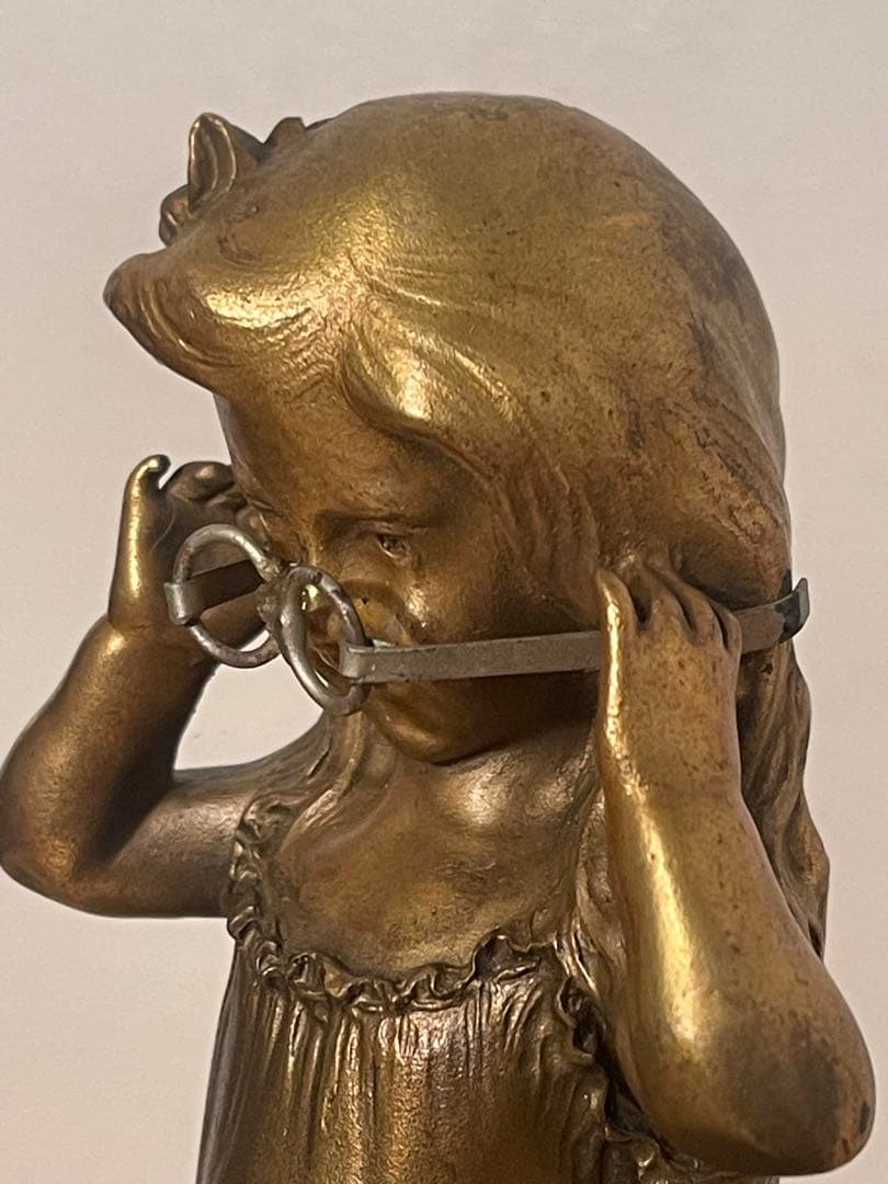 ブロンズ製少女像 メガネ付き