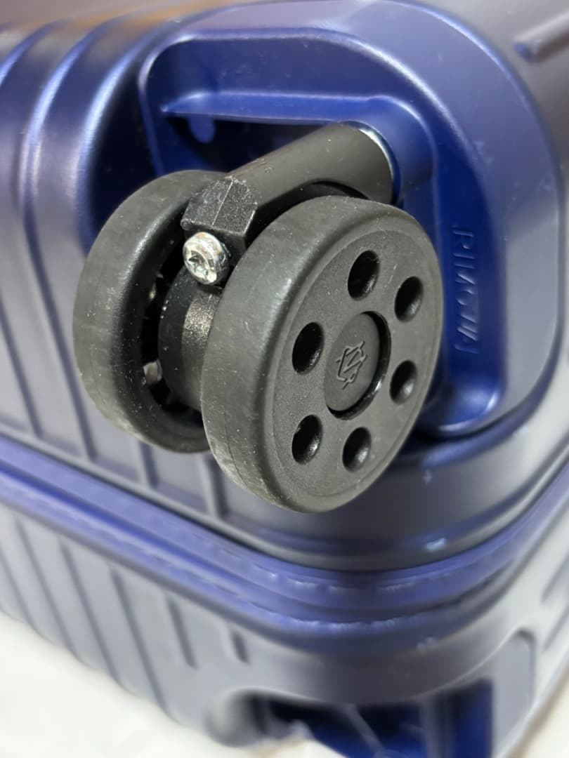 RIMOWA リモワ　エッセンシャル　　36L マットブルー