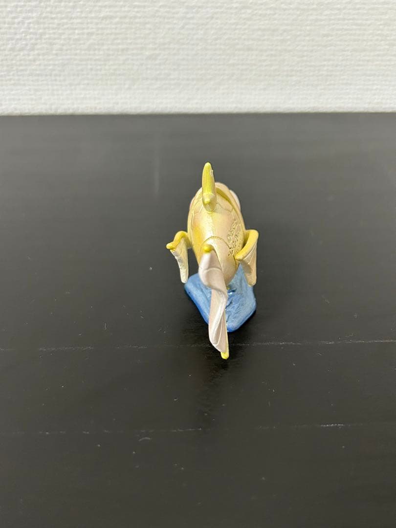 【希少】金のコイキング フィギュア