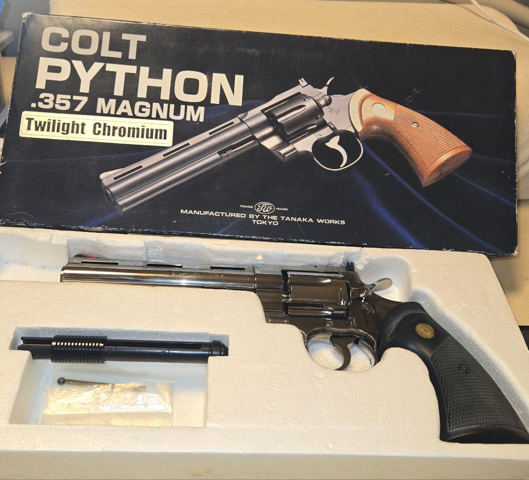 コルト　パイソン３５７マグナム　トワイライトクローム