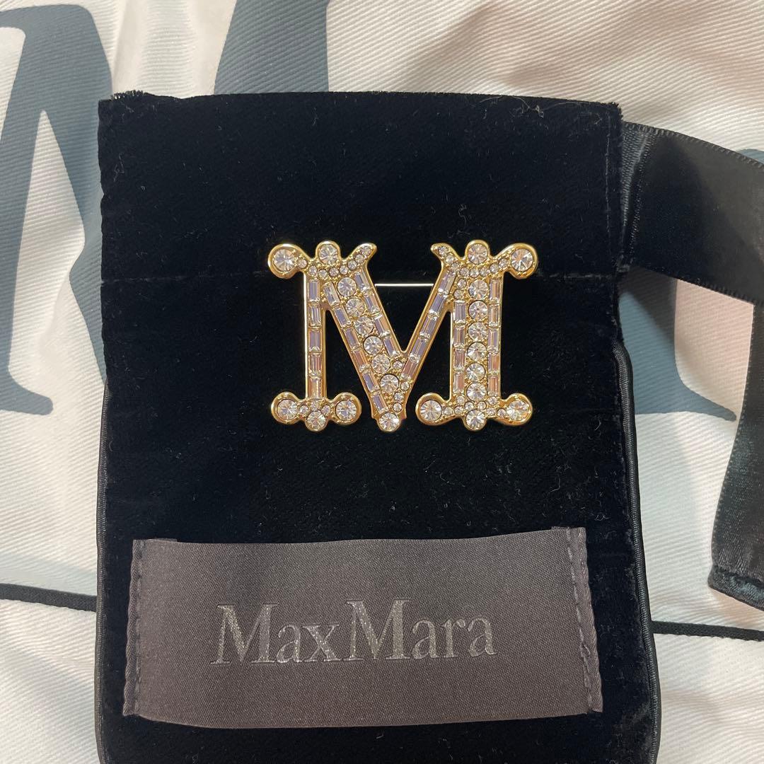 MaxMara クリスタルブローチ