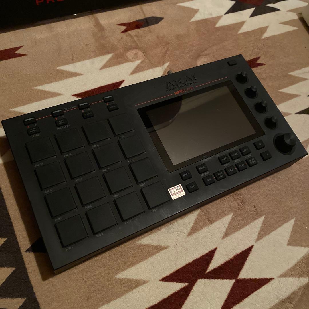 SALE中！送料無料 ドラムマシーン AKAI MPC LIVE 動作確認済