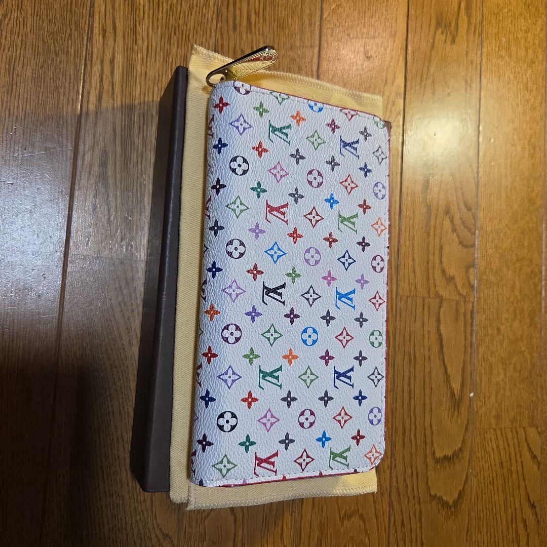 LOUIS VUITTONジッピーウォレットマルチカラーホワイト