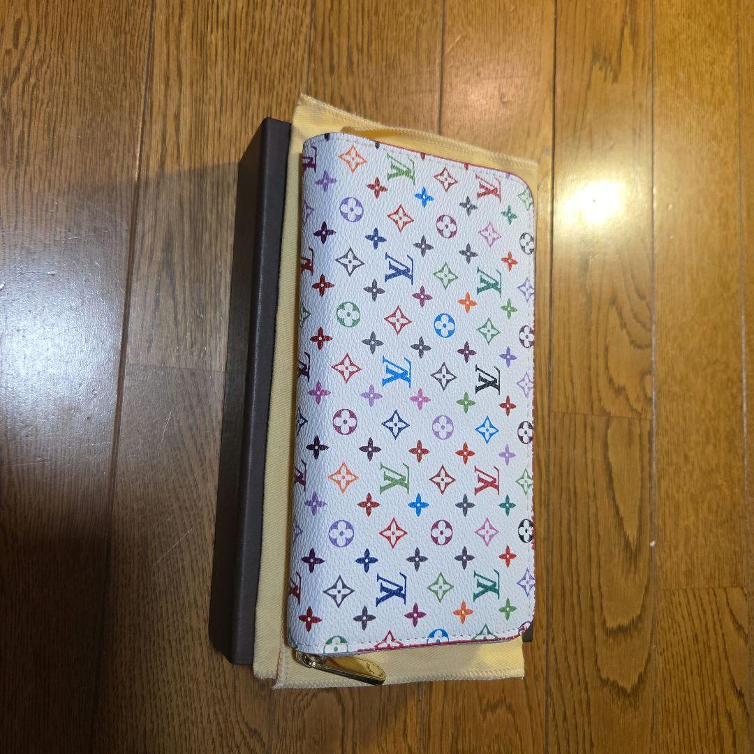 LOUIS VUITTONジッピーウォレットマルチカラーホワイト