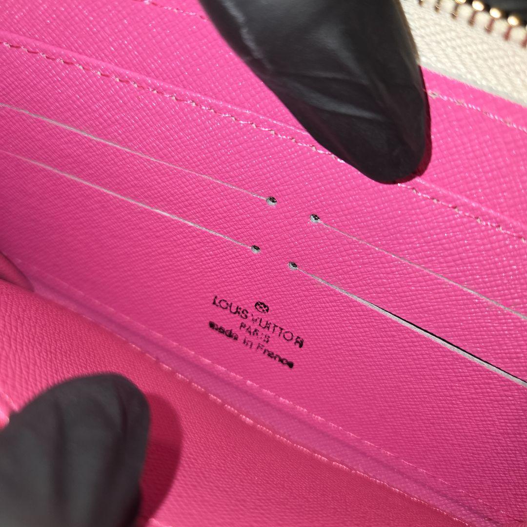 LOUIS VUITTONジッピーウォレットマルチカラーホワイト