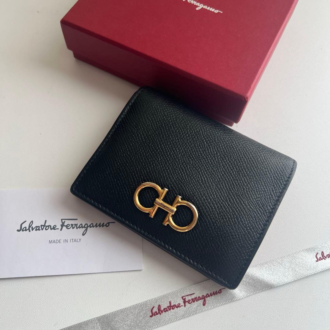 44 美品 Ferragamo サルバトーレフェラガモ 2つ折り財布