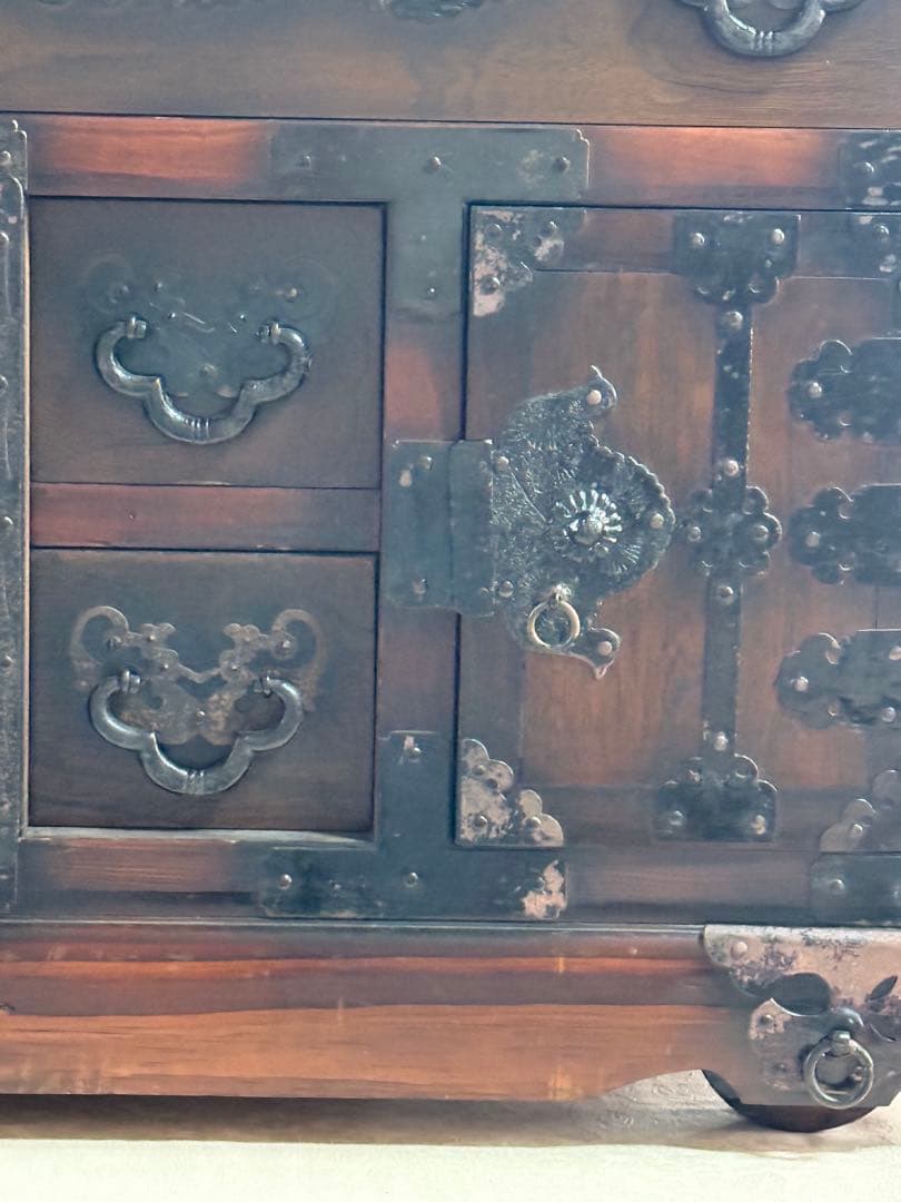 李朝　キャスター付箪笥　古民具　送料込み250505