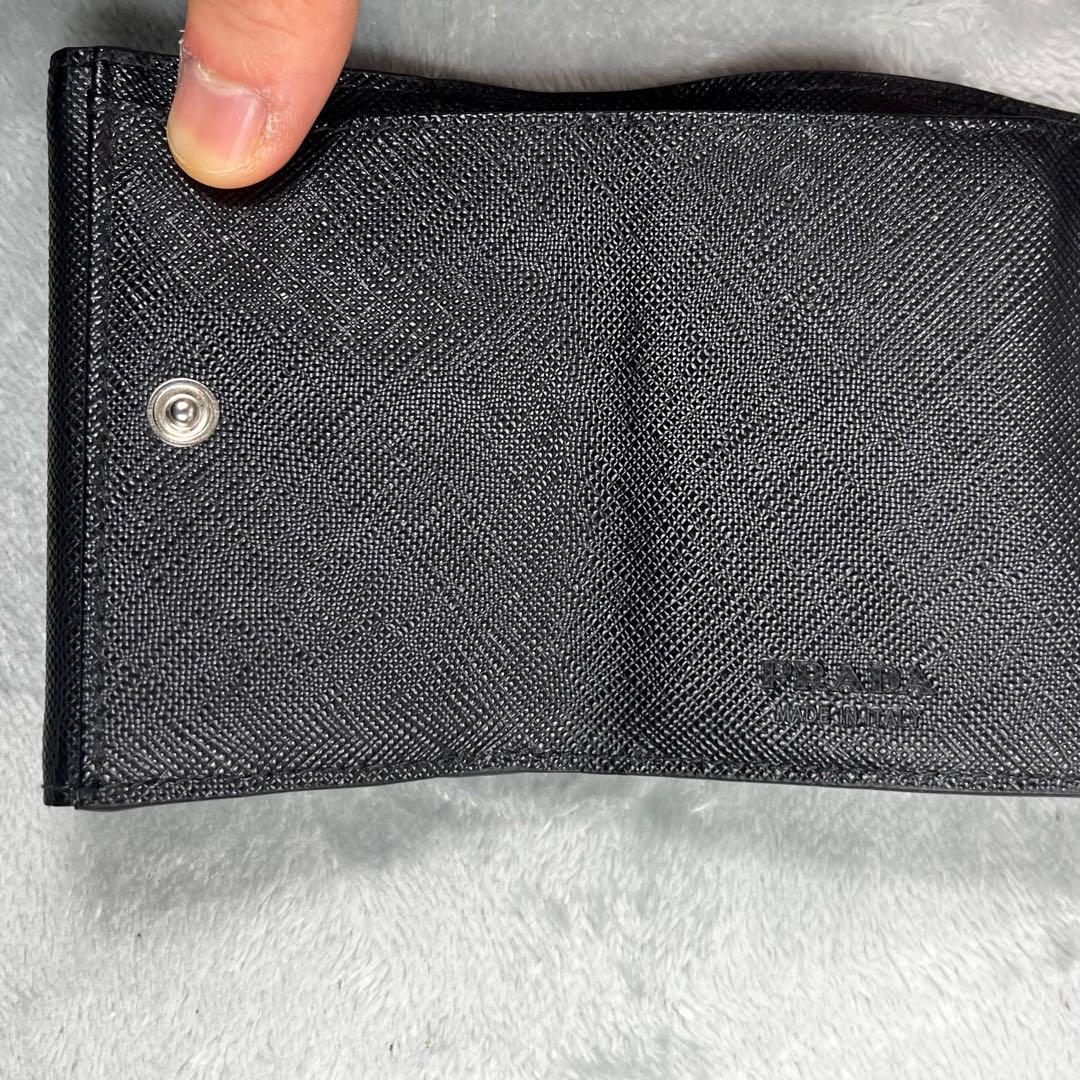 Prada プラダ 3つ折り財布 三角ロゴ ブラック 黒 サフィアーノレザー
