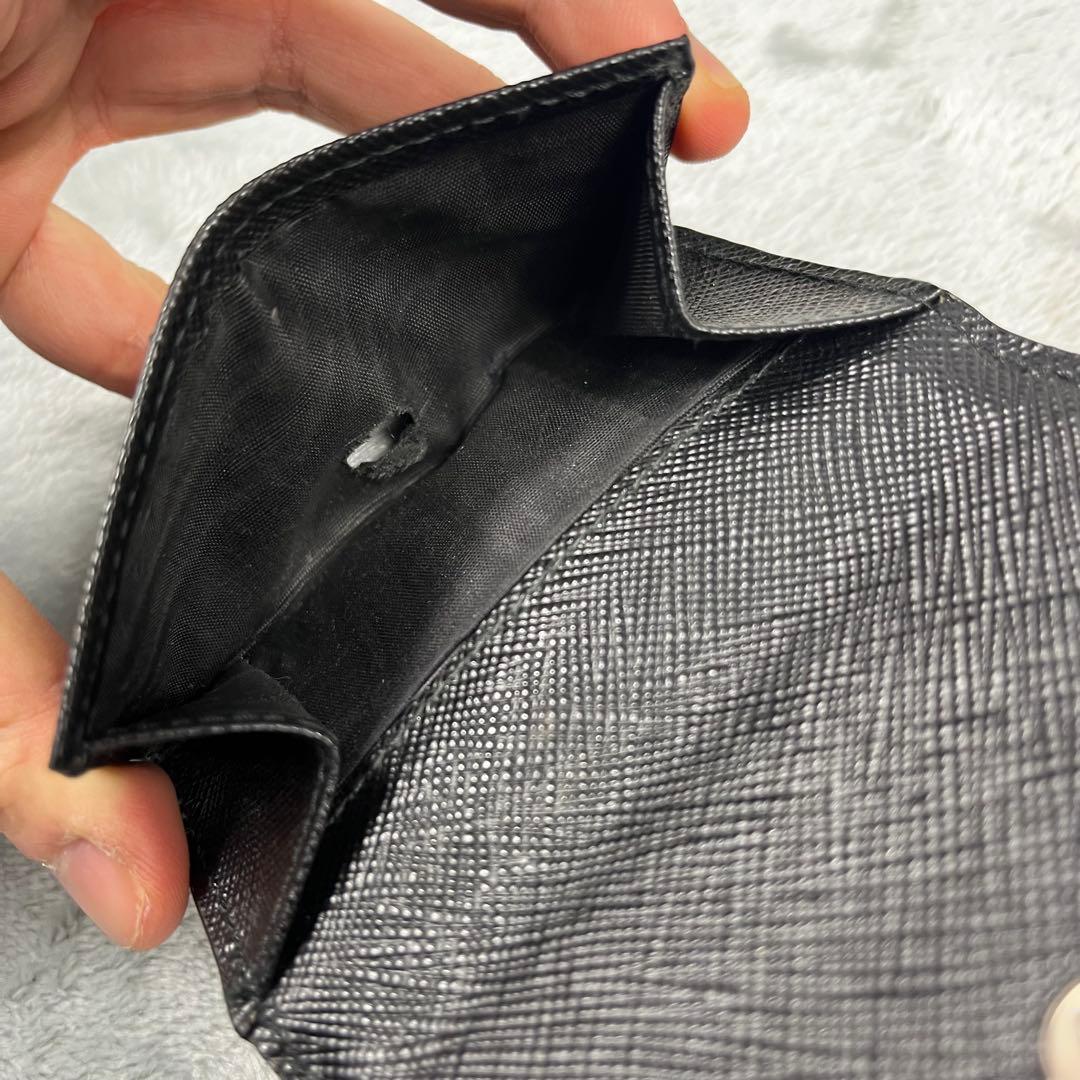 Prada プラダ 3つ折り財布 三角ロゴ ブラック 黒 サフィアーノレザー