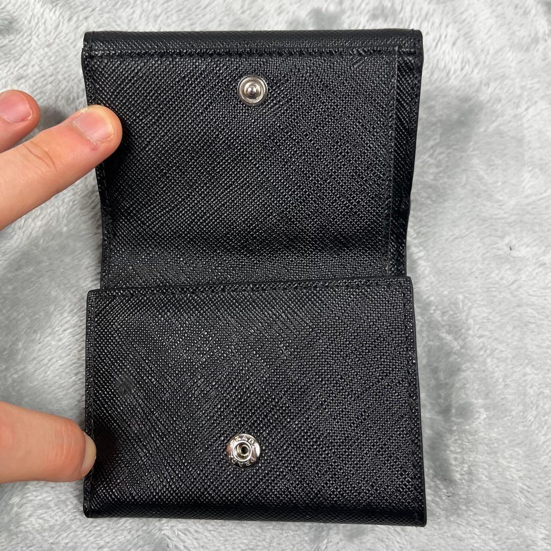 Prada プラダ 3つ折り財布 三角ロゴ ブラック 黒 サフィアーノレザー