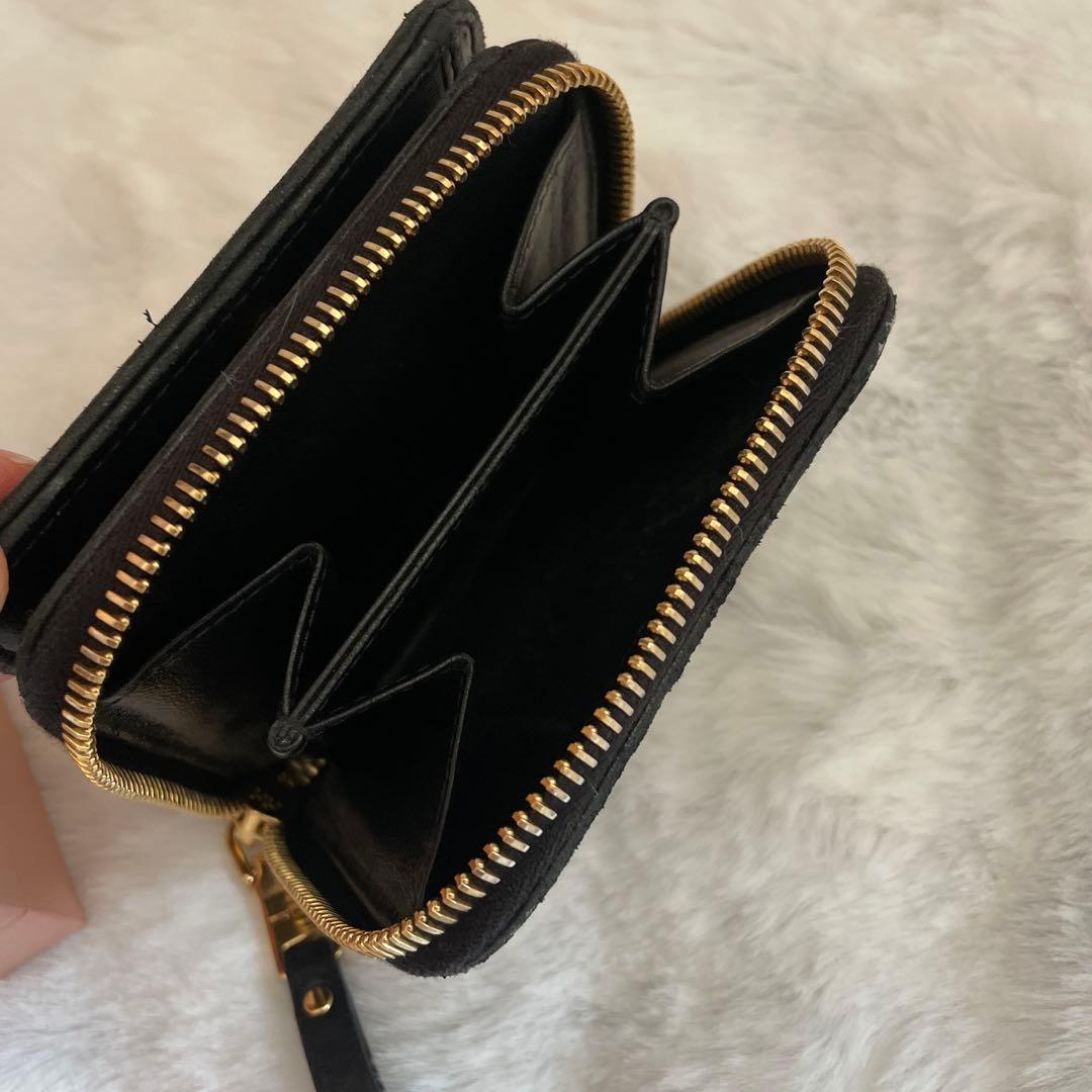 MIU MIU ミュウミュウ　二つ折財布　ブラック　NERO